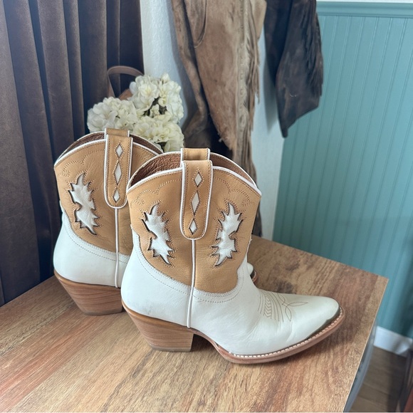 Idyllwind Booties - Picture 2 of 2